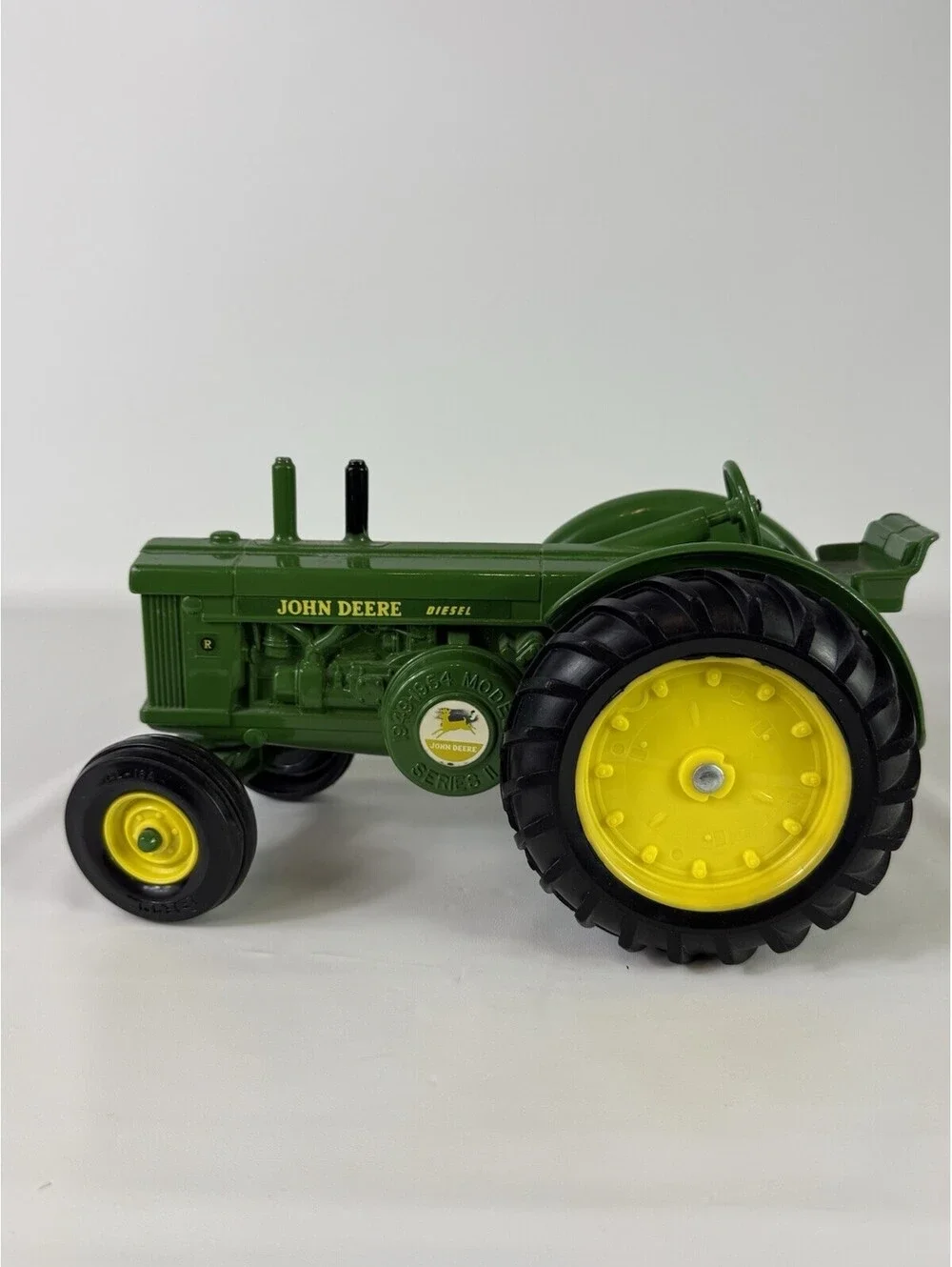 John Deere Diesel Model R Tractor 1949-54 ERTL Case 1/16 1:16 #554 8502